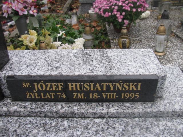 Grób Józef Husiatyński