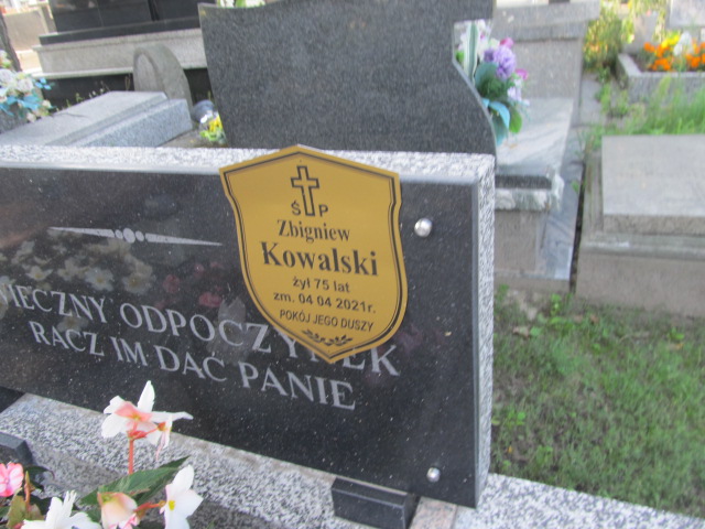 Zbigniew Kowalski 1945 Sieradz Paraf - Grobonet - Wyszukiwarka osób pochowanych