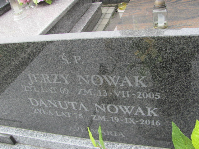 Danuta Nowak 1941 Sieradz Paraf - Grobonet - Wyszukiwarka osób pochowanych