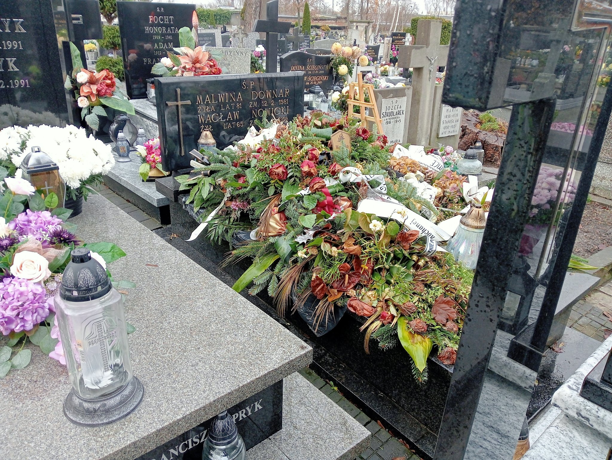 Grób Wacław Nowicki