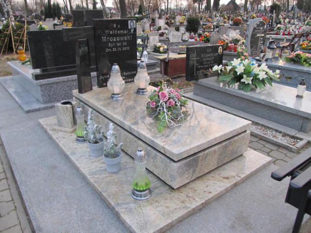 Grób Waldemar Mrozowski
