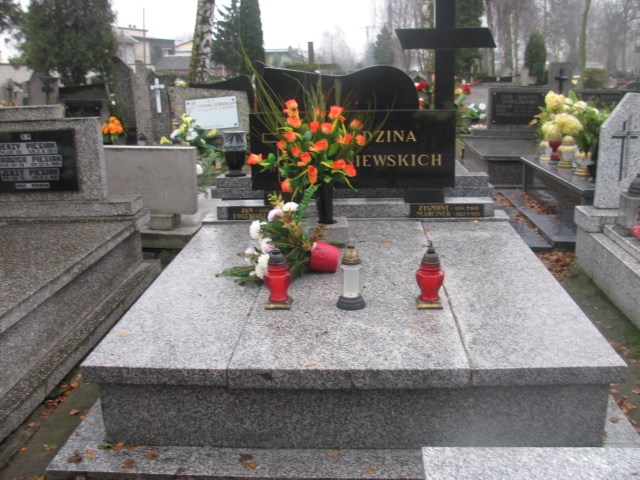 Grób Marcin Staniewski