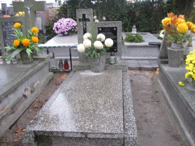 Grób Marek Niewiadomski