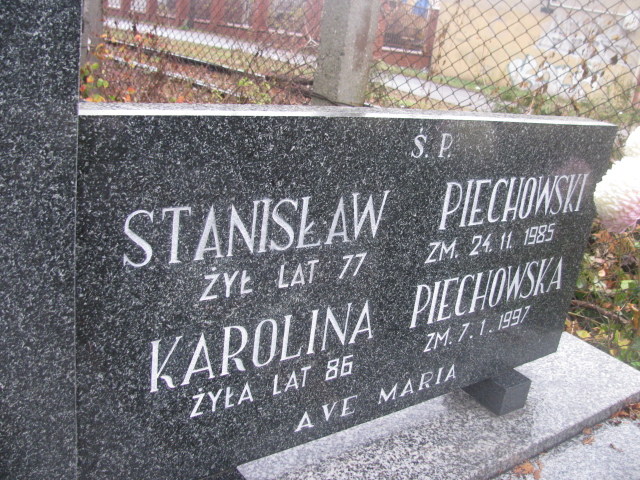 Karolina Piechowska Sieradz Paraf - Grobonet - Wyszukiwarka osób pochowanych